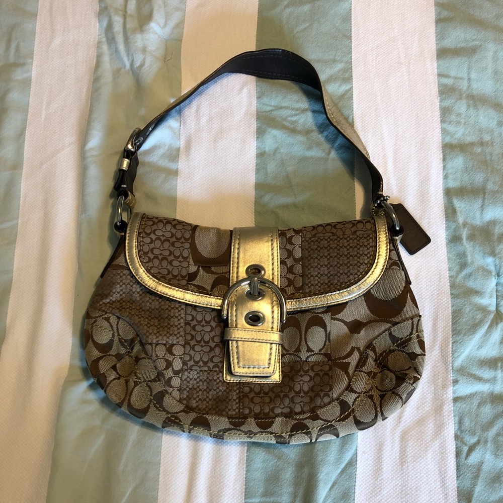 CLOSET CLEAN OUT!! Make an offer! Coach handbag